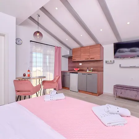 Apartament With A Parking Space Losinj, Losinj - 21417 Mali Lošinj